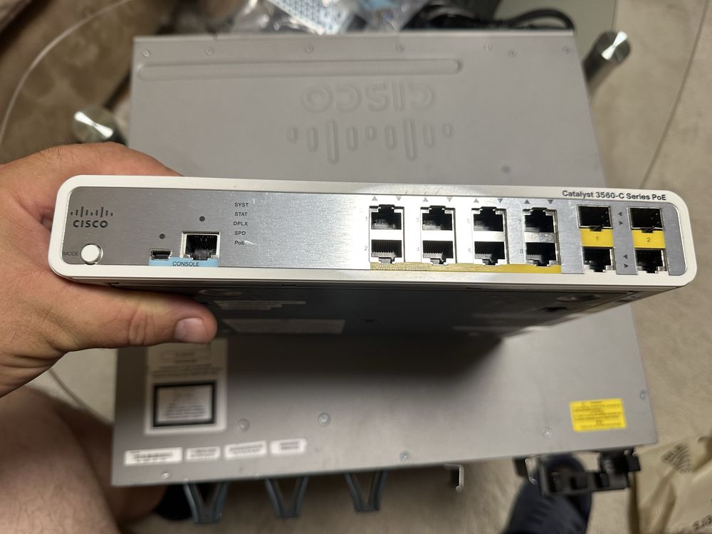 Професионално оборудване CISCO за жична и безжична мрежа