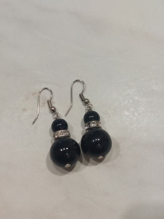 Обици. Всичко по 1 лев