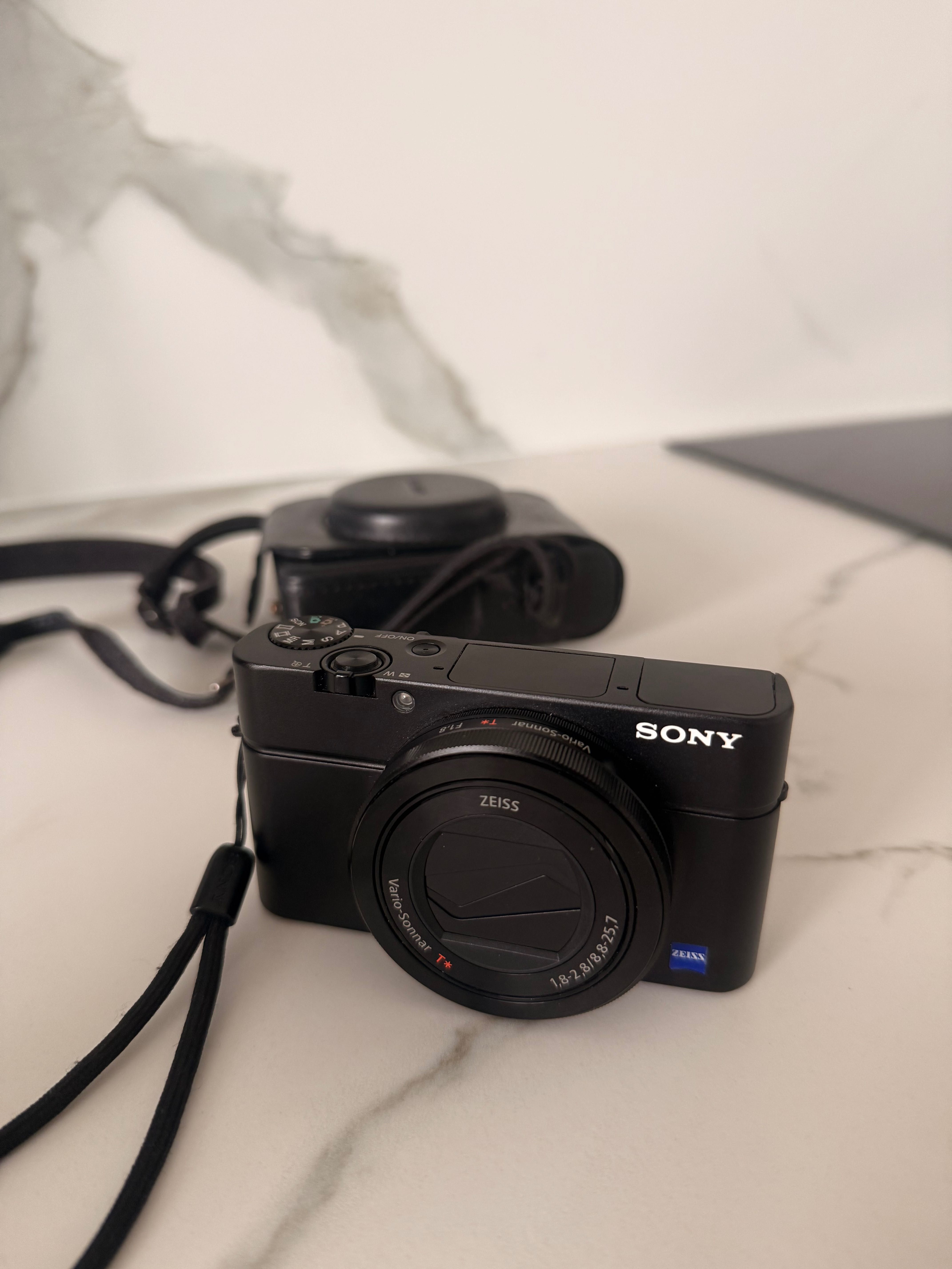 Sony RX100 III отлично състояние
