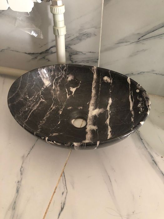 Срочно продам модную накладную раковину