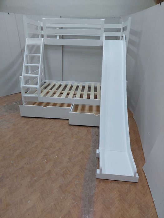 TRANSPORT GRATUIT.Pat etajat cu tobogan cod 3019