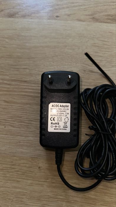 Alimentaror 7,4 V 2,5A DC transformator incarcator 12 V 2 Amperi