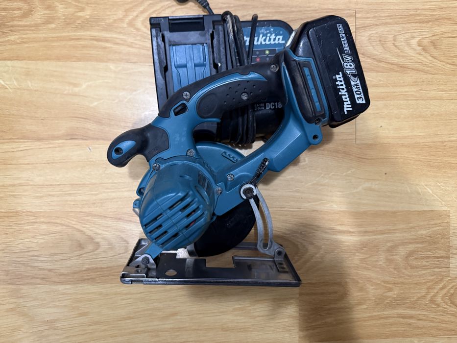 Makita DCS550 Циркуляр за метал