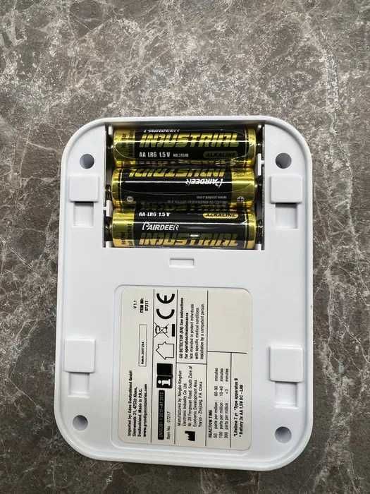Detector monoxid de carbon Grunding nou cu baterii. Nemontat.