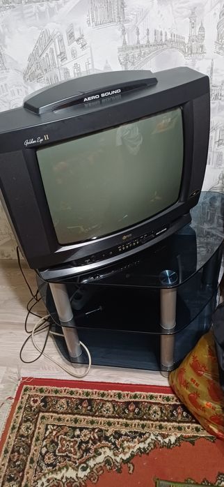 Тевизор с подставкой