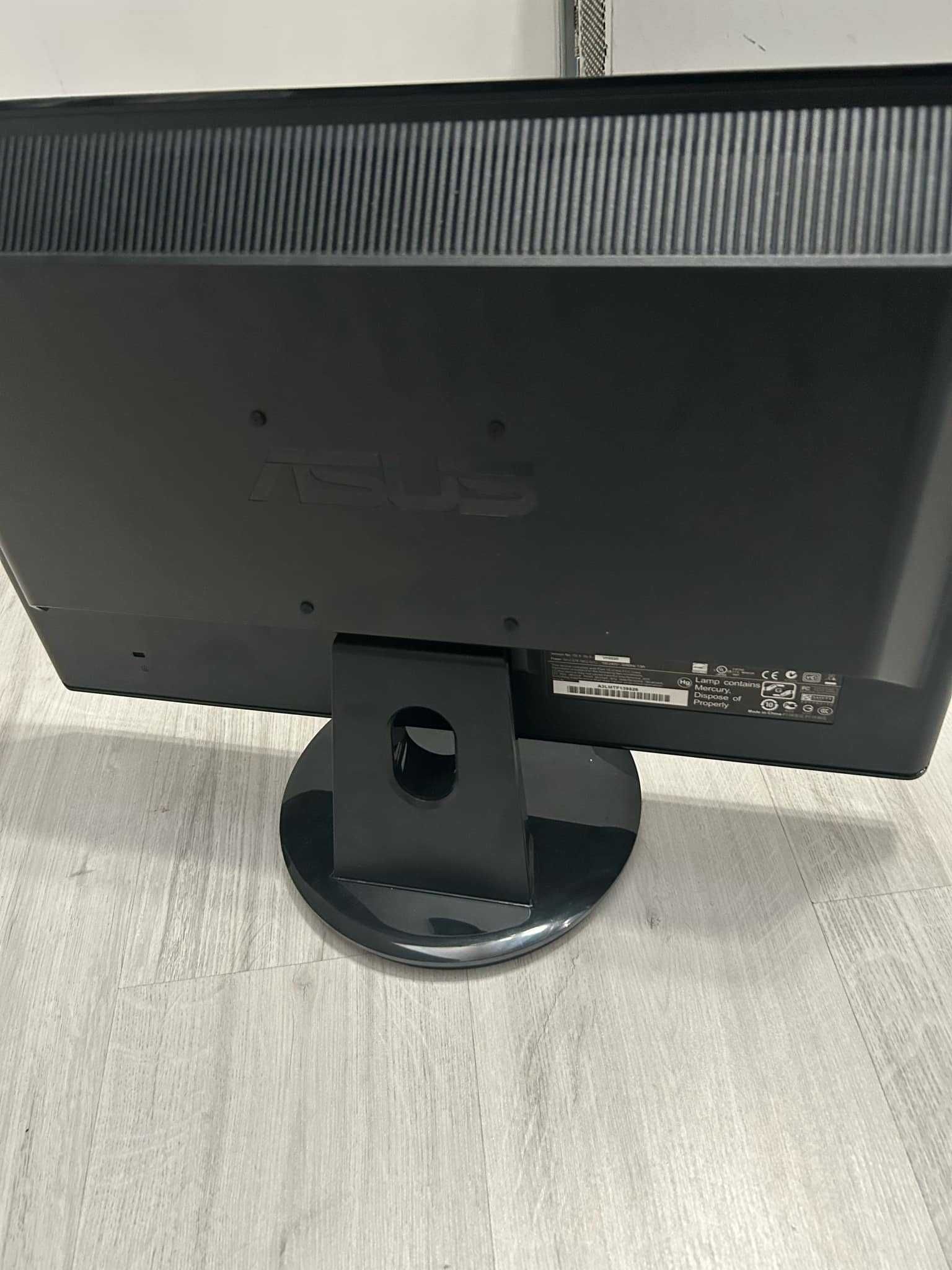 Подавам монитор ASUS