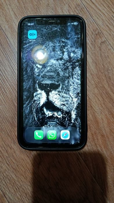 Продам айфон 11.