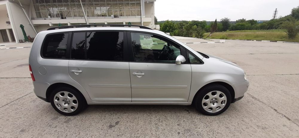 Vând Vw Touran 2006, unic proprietar pe România