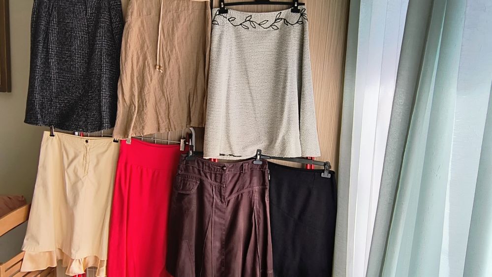 Поли дънкови джинсови вълнени ленени 19 бр за 30 лв.