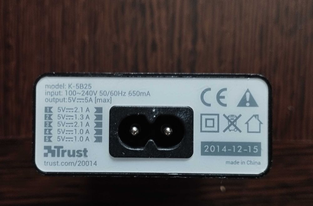 Incarcator universal telefon tableta