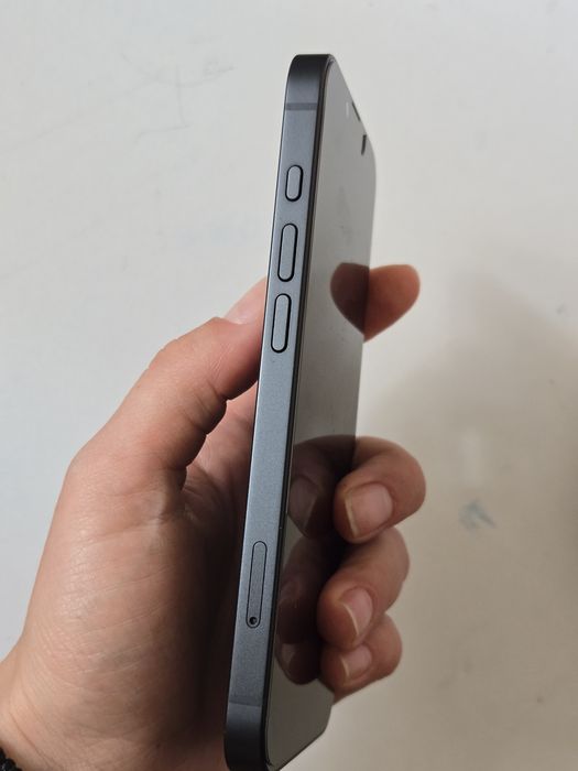 Vand telefon iPhone 16e