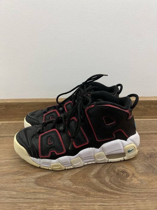 Adidasi Nike Uptempo