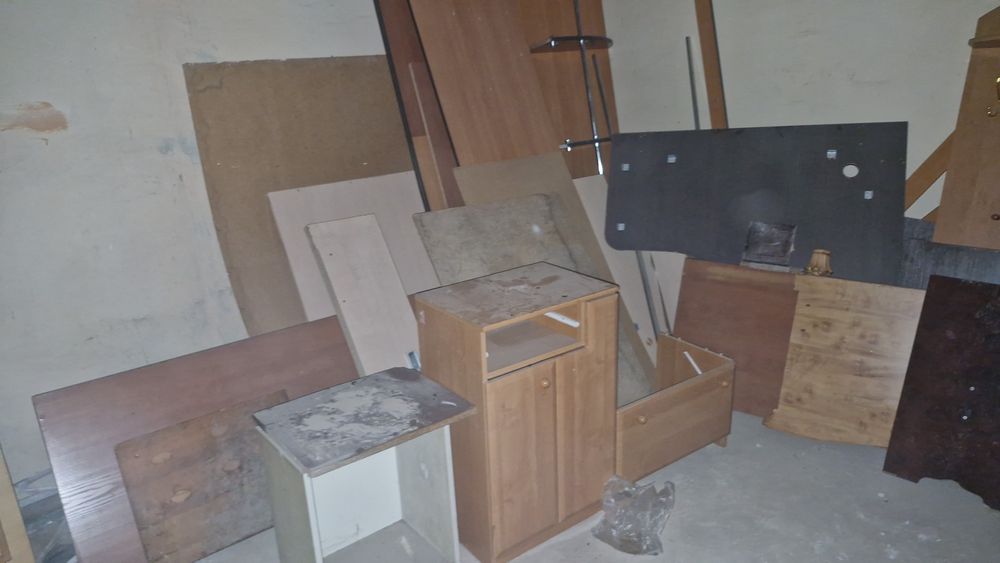 Разобранный мебель