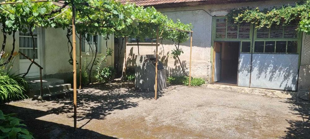 Vand casa loc. Pomezeu central