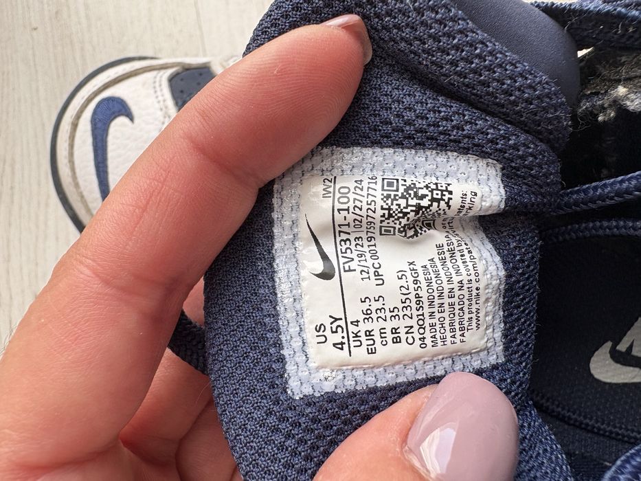 Обувки за момче Nike. Обувани 1 - 2 пъти. Много запазени………………………………..