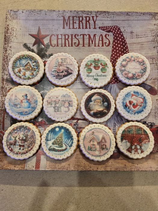 Коледни бисквитки декорирани