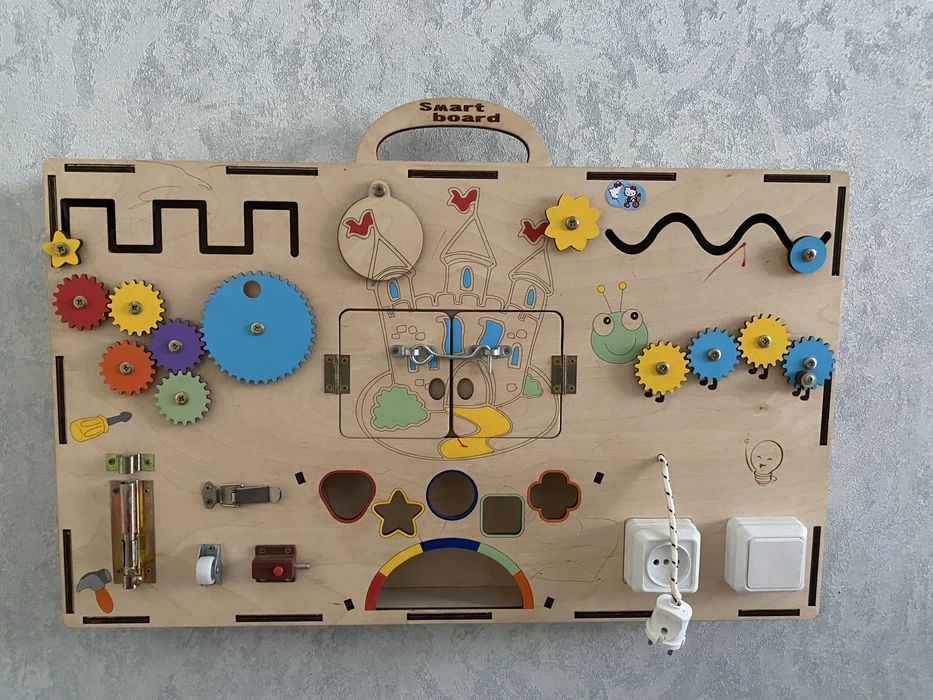 Бизиборд настенный