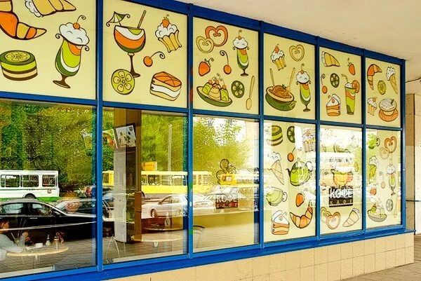 Реклама на витринах, пленки на окнах