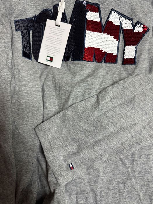 Bluză Tommy Hilfiger,sigla din paiete, nou cu etichetă , 10-11 ani