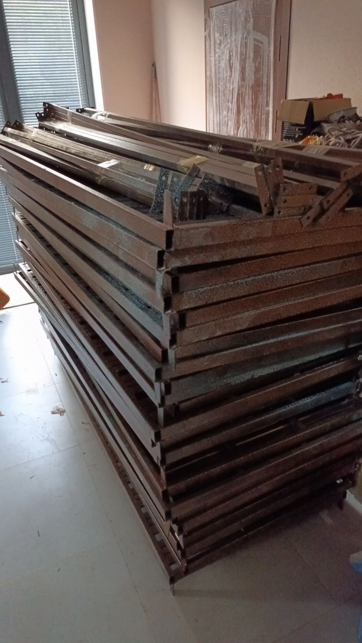 Продам Кровати металлические