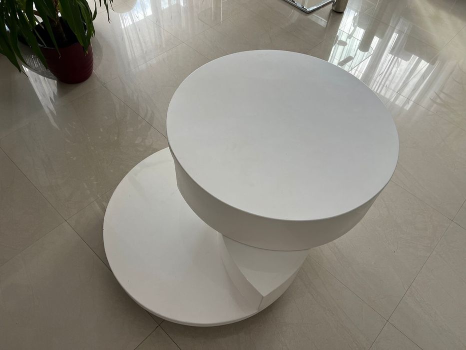 Masuta de cafea.