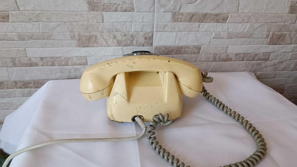 Стар български телефон със слушалка - РЕСПРОМ - ТА100