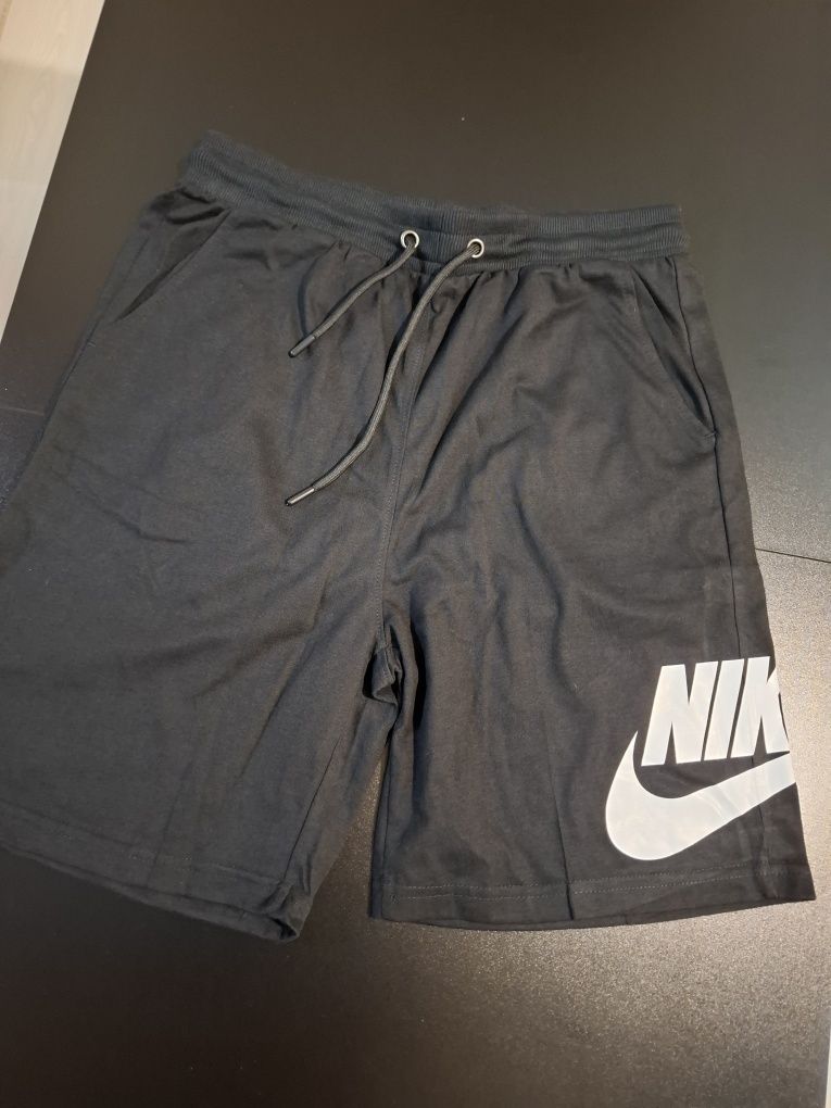 Оригинални къси гащи на Nike