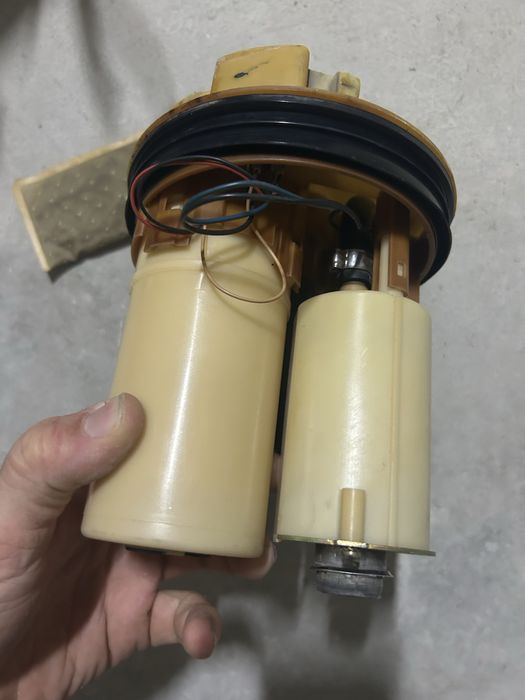 Бензинова помпа за Рено клио 1 1997г 1.4 75кс