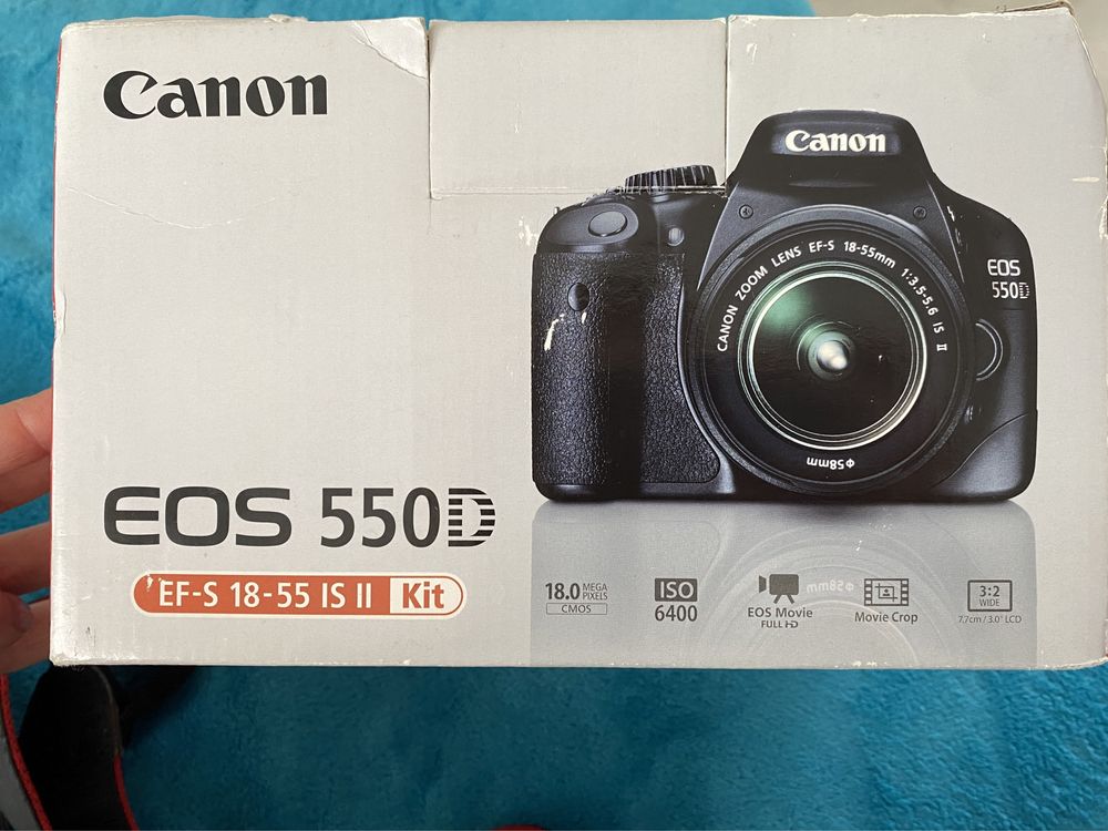 Фотоапарат Canon EOS 550D