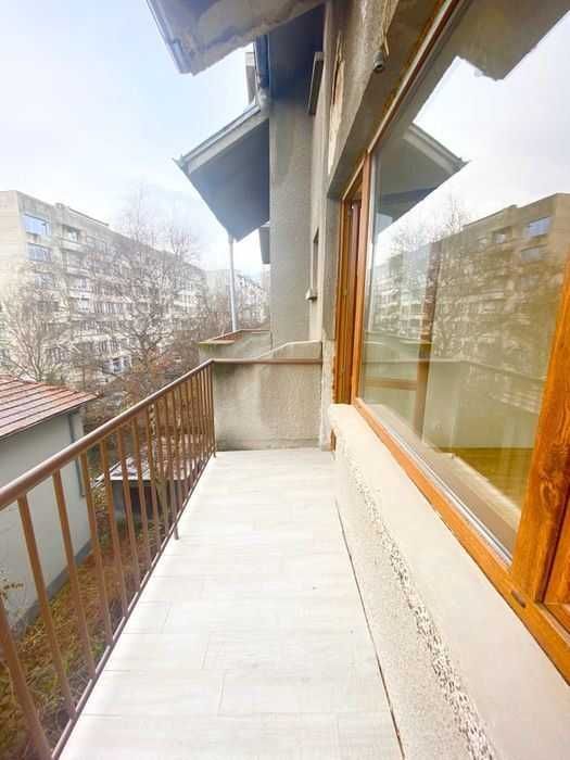 тристаен апартамент в Изток