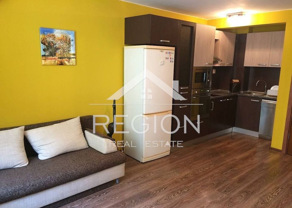 Дава се под наем Двустаен апартамент в Варна, Цветен квартал - 68 кв.м за 612 € - Снимка #1