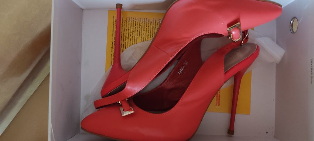 Женские туфли ,коралловые, туфли на каблуках,37 р.