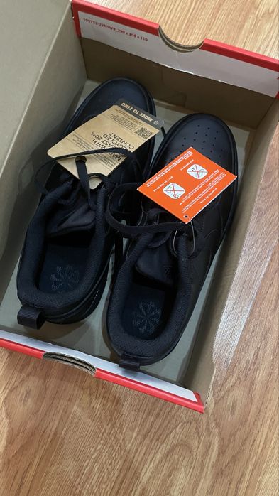 Продам кроссовки новые