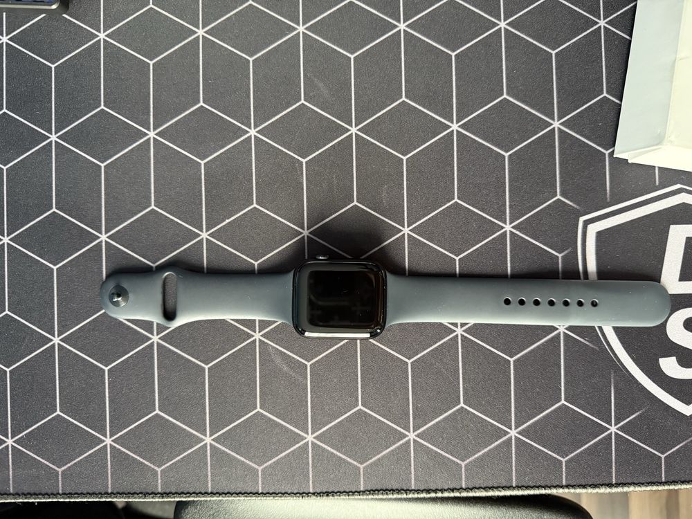 Apple Watch SE 2- 2024