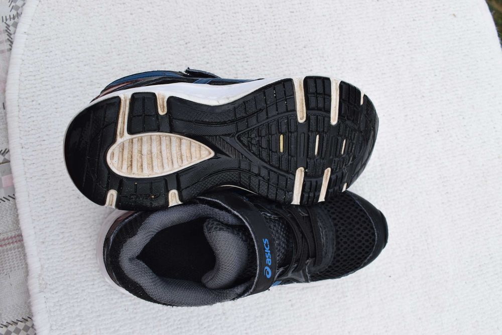 Asics copii marimea 30(18,5 cm)