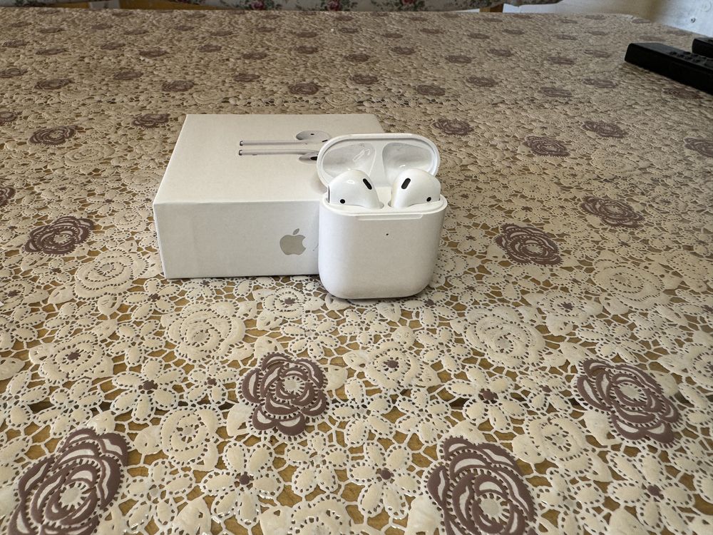 Apple Airpods 2nd generation