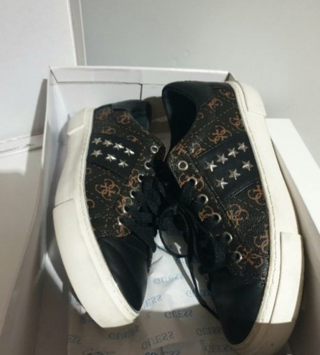 Обувки Guess оригинални сребърни и черни