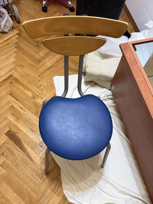 8 стола + 1 бар стол