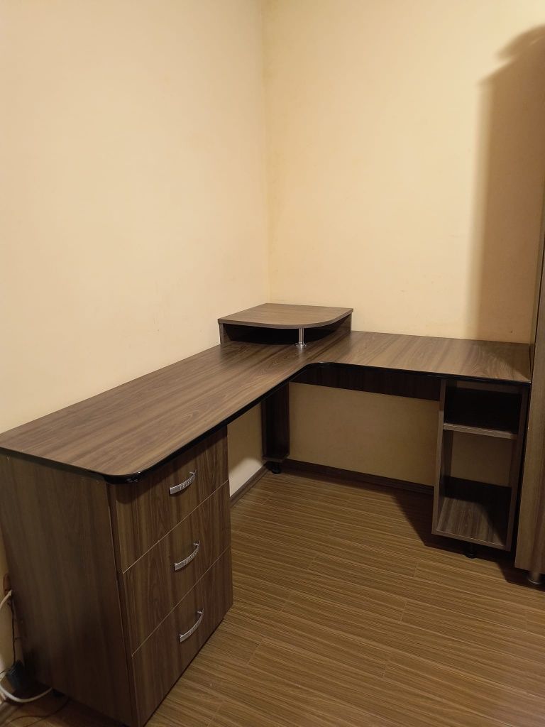 Vand set birou cu dulap tineret