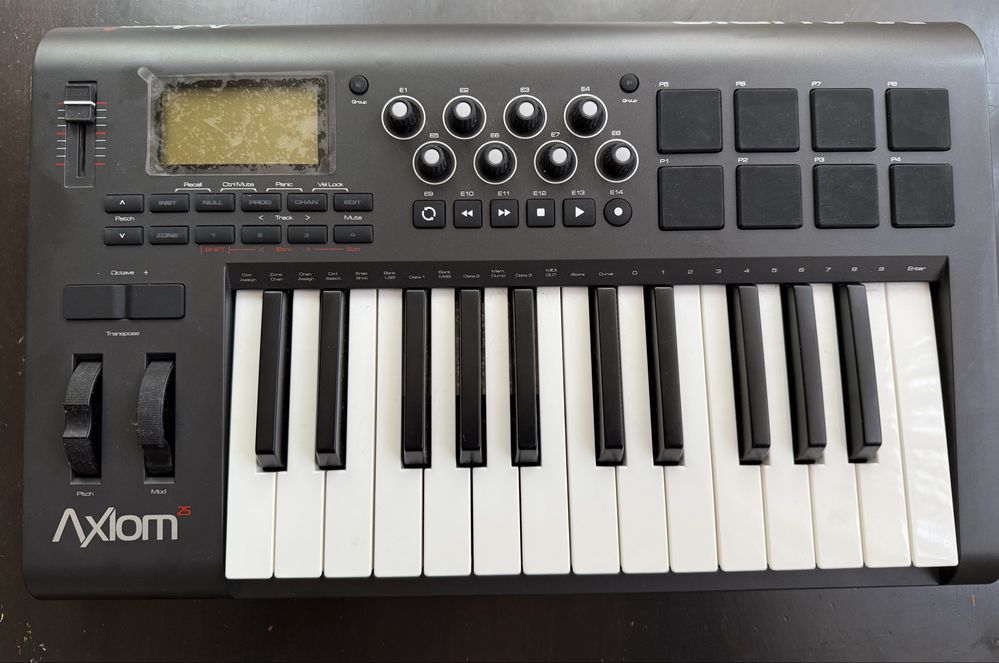 M-Audio Axiom 25 MKII – MIDI контролер