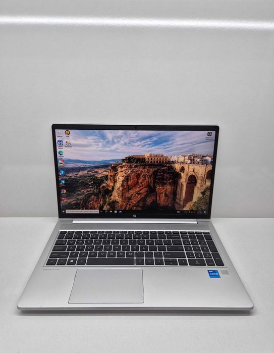 Narxi: 269$ HP Core i5 1135G7 8/256GB M.2 NVMe 15.6 Ekran