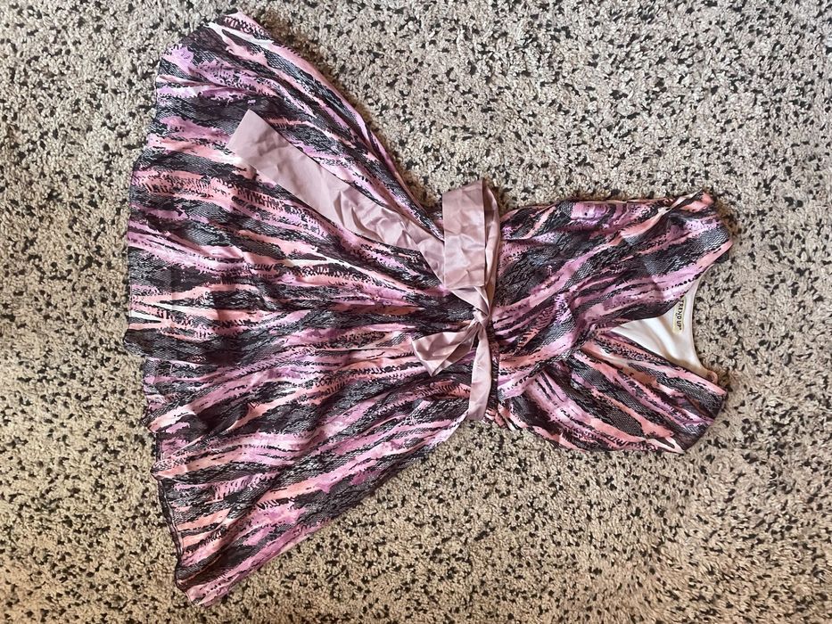 Няколко страхотни рокли напълно нови бутикови, изключително ефектни