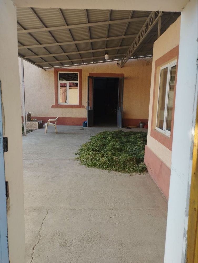 Ijaraga joy berila manzil gazalkent Сдается в аренду здания Газалкенте