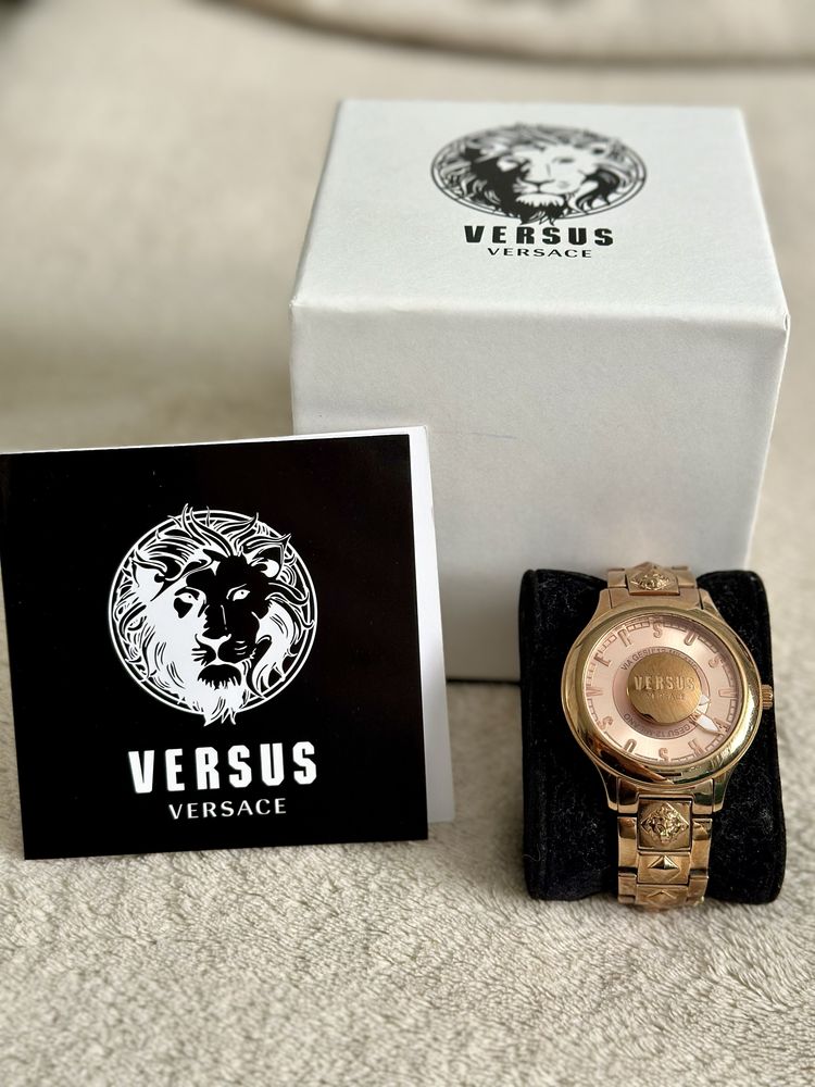 Часовник Versace Versus