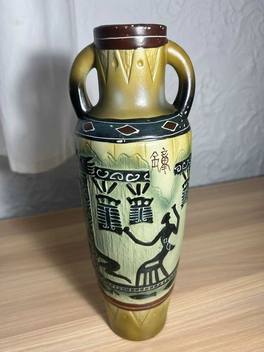 Frumoasă vază tip amforă/ceramică/simbolistică bogată/32cm.