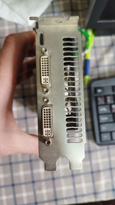 Видео карта GTX550TI 1GB