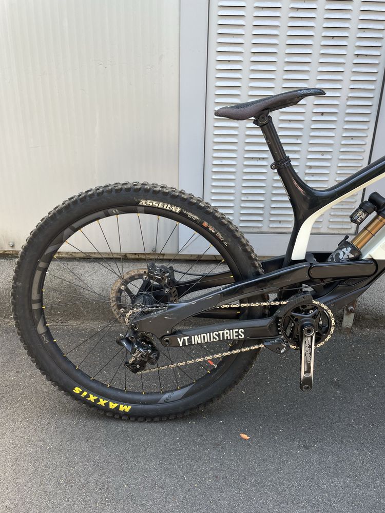 YT Tues CF PRO 2019