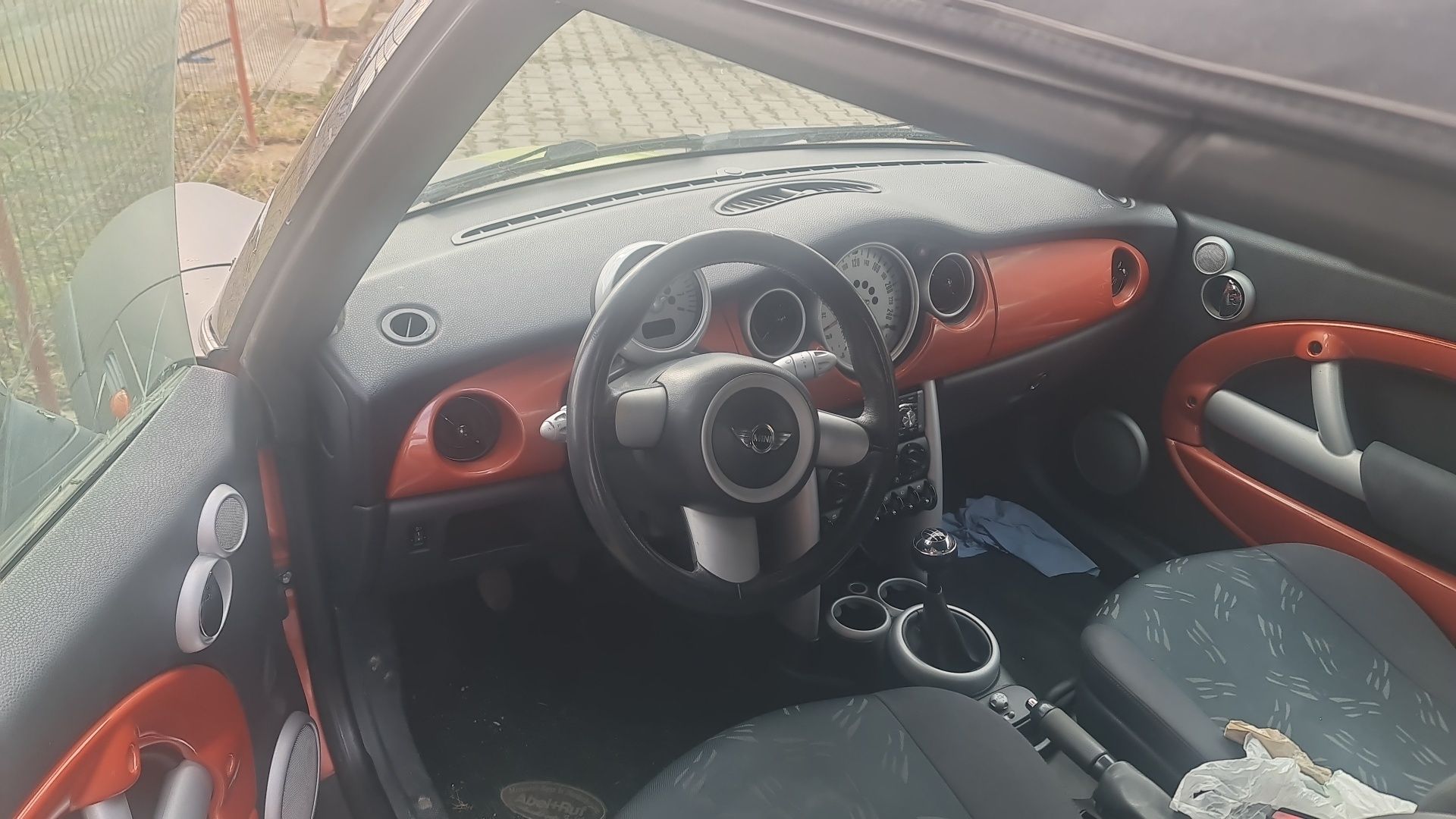 Mini cooper cabrio stare foarte bună an 2006 Decapotare electrica