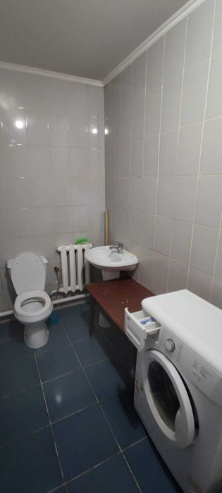 сдается благоустроенная комната 40 кв.м  в общежитии