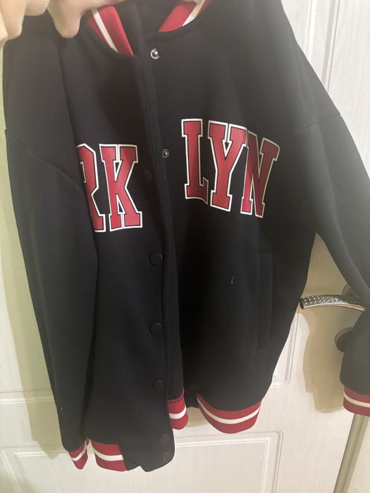 Бейзболно яке,чисто ново ,S/M става и за жени и за мъже